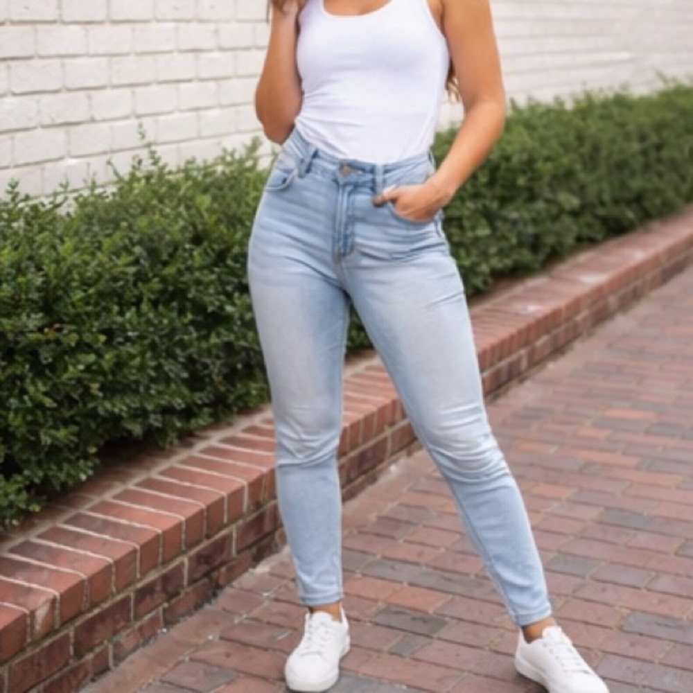 Old Navy Women's High Rise Skinny Distressed‎ Jeans Size 0 Blue
